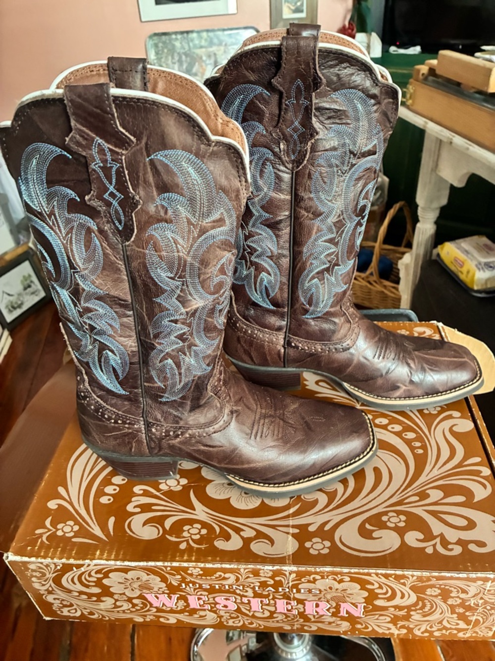 Justin Boots Brown Leather Western Boots SVL7316 Style - Picture 6 of 6